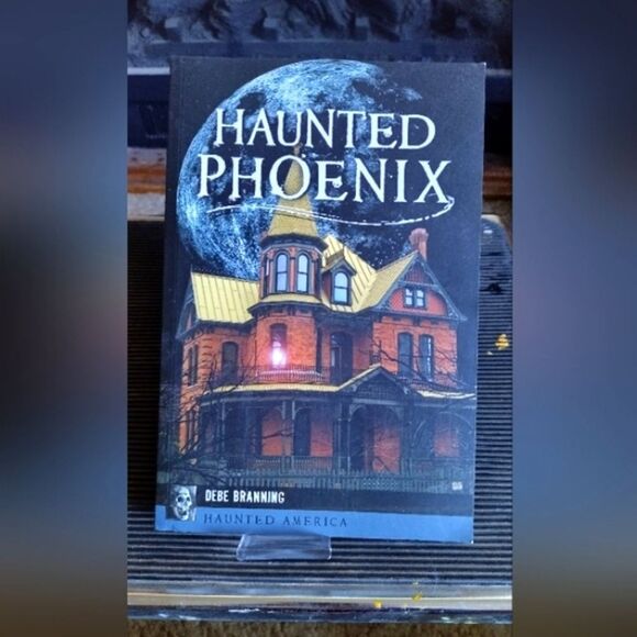 Phoenix Haunted America Book - Picture 1 of 4
